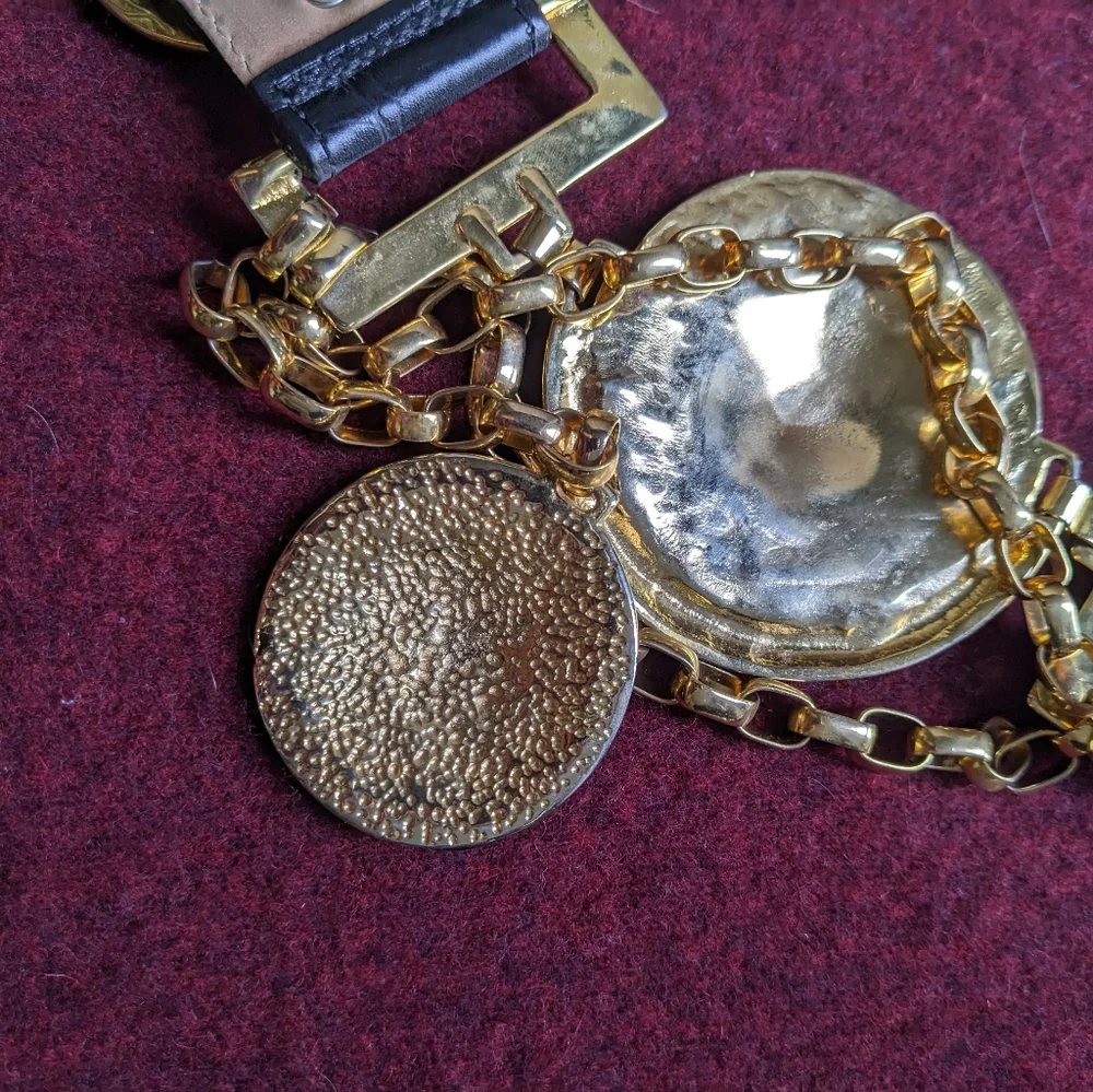 Versace Stunning Vintage Medusa Medallions And Chain Belt - Picture 6 of 13